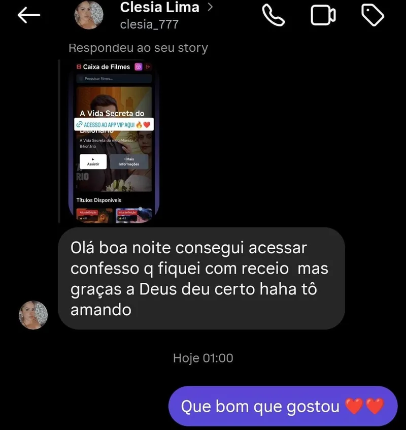 Cliente comemorando que conseguiu acessar o app VIP